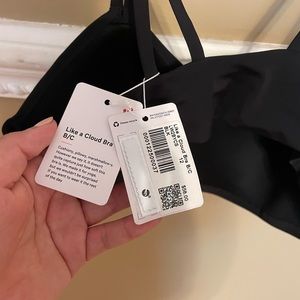 Lululemon NWT Like a cloud size 12 bra, B/c